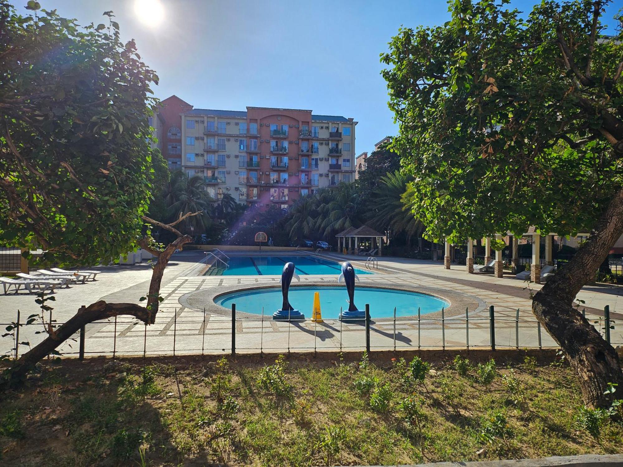 Cozy 2Br Staycation With Balcony Chateau Elysee For 4-6 Pax Paranaque City Buitenkant foto