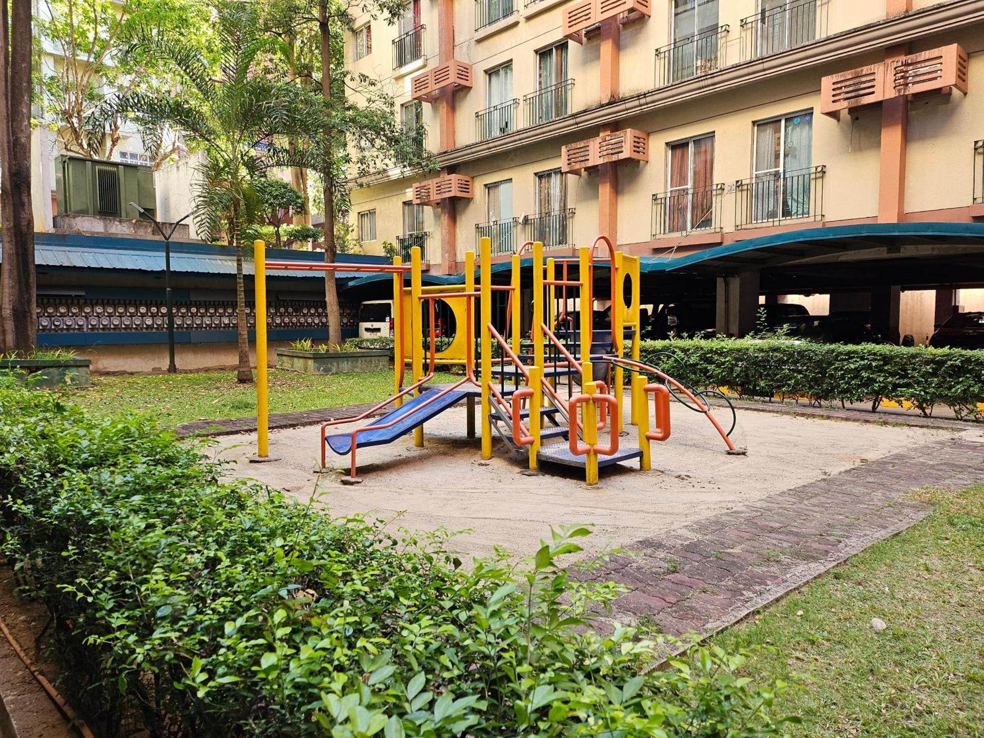 Cozy 2Br Staycation With Balcony Chateau Elysee For 4-6 Pax Paranaque City Buitenkant foto