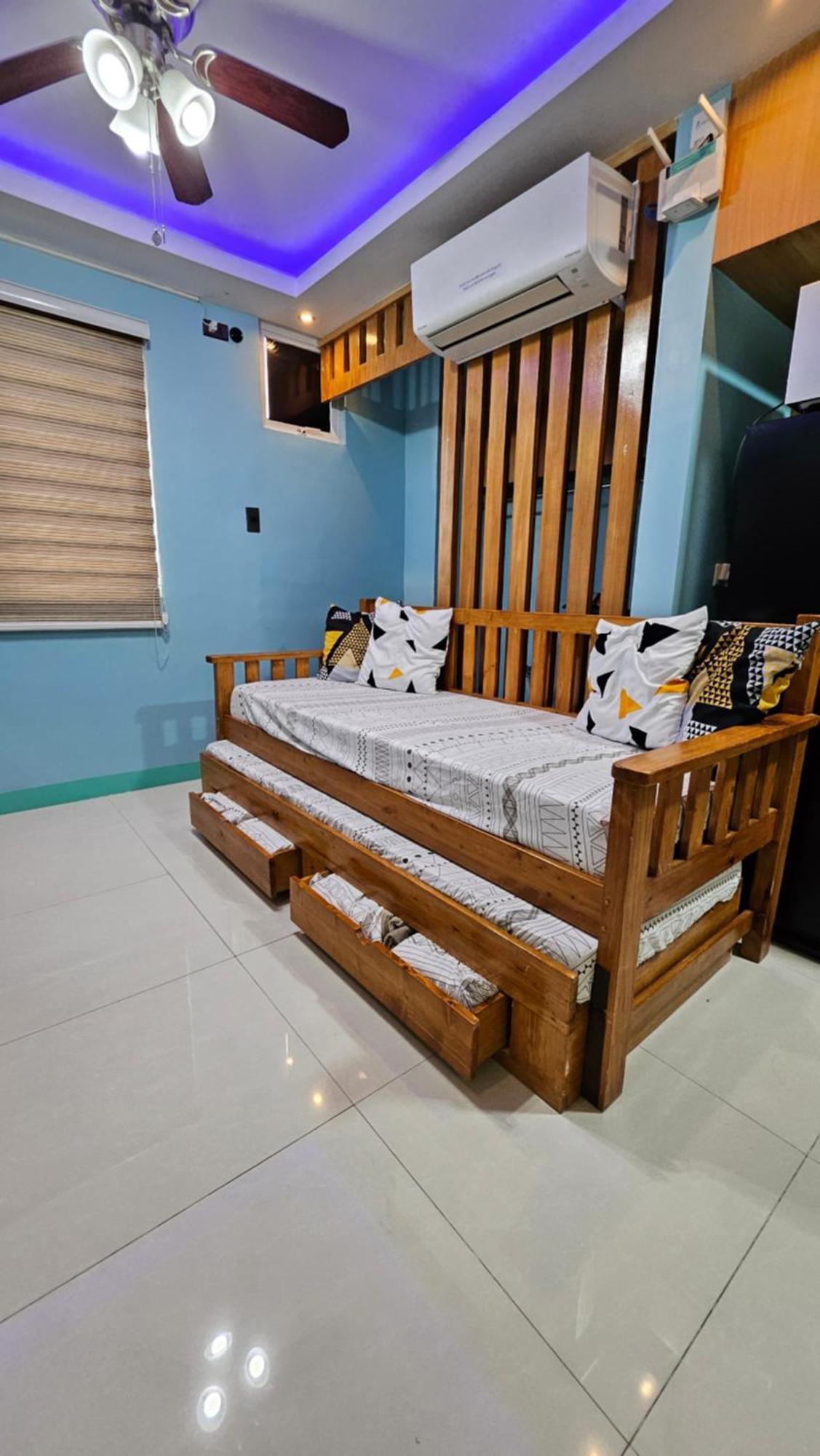 Cozy 2Br Staycation With Balcony Chateau Elysee For 4-6 Pax Paranaque City Buitenkant foto